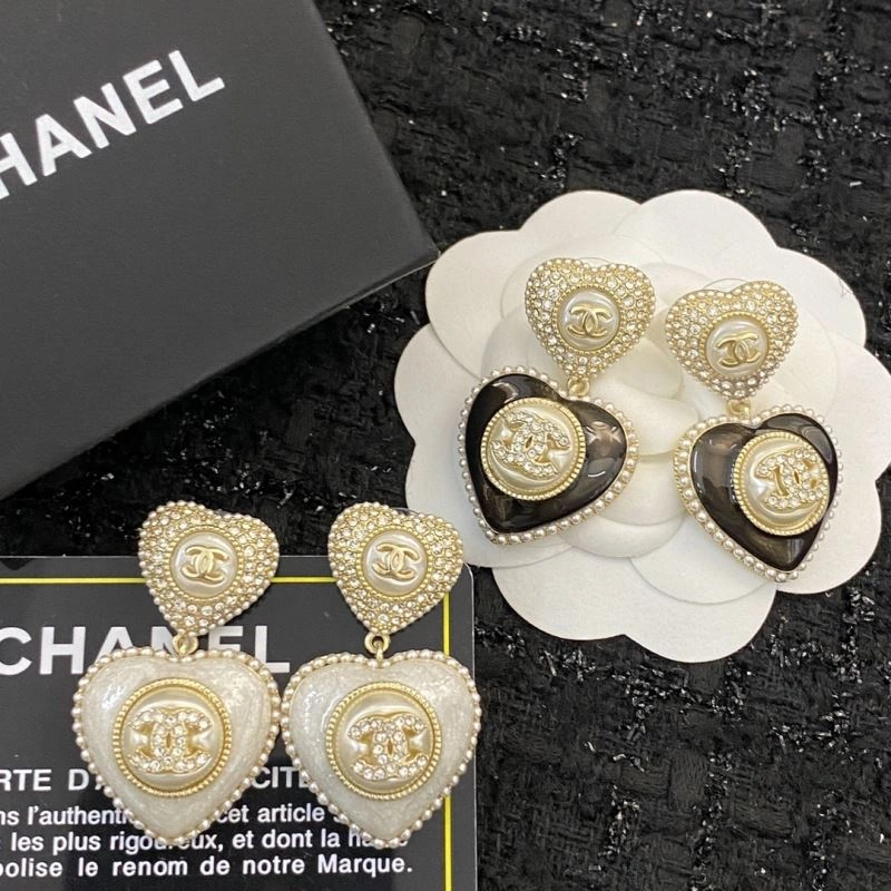 Chanel Earrings Practical 229840