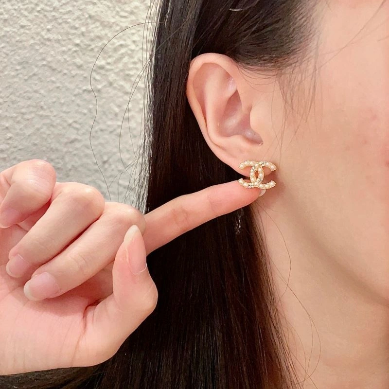 Sporty Chanel Earrings 229830