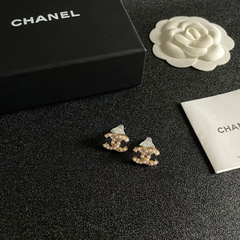 Sporty Chanel Earrings 229830