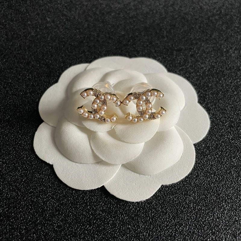 Sporty Chanel Earrings 229830
