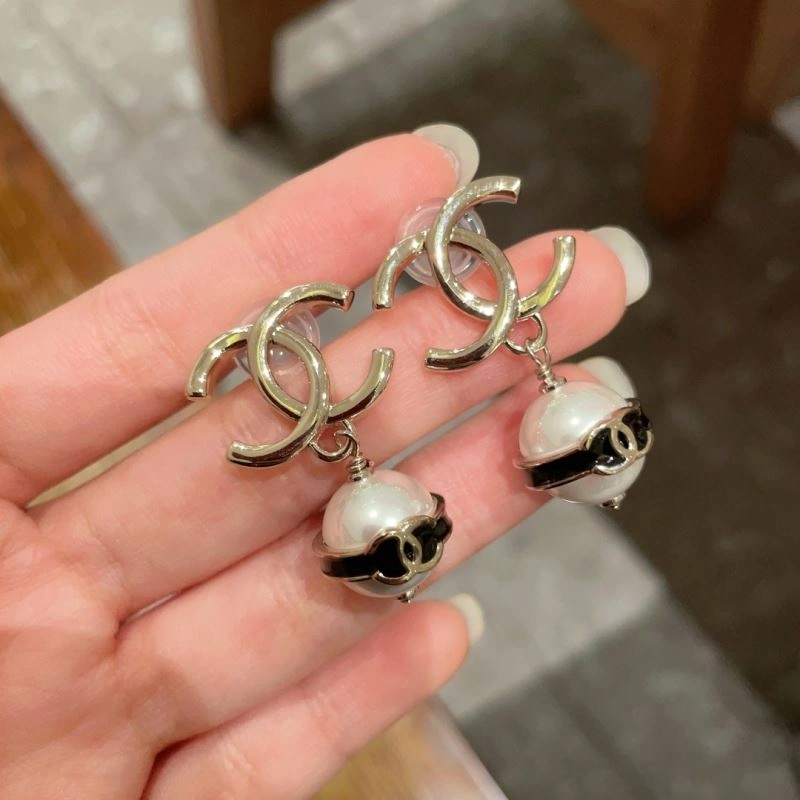Seasonal Chanel Earrings 229848