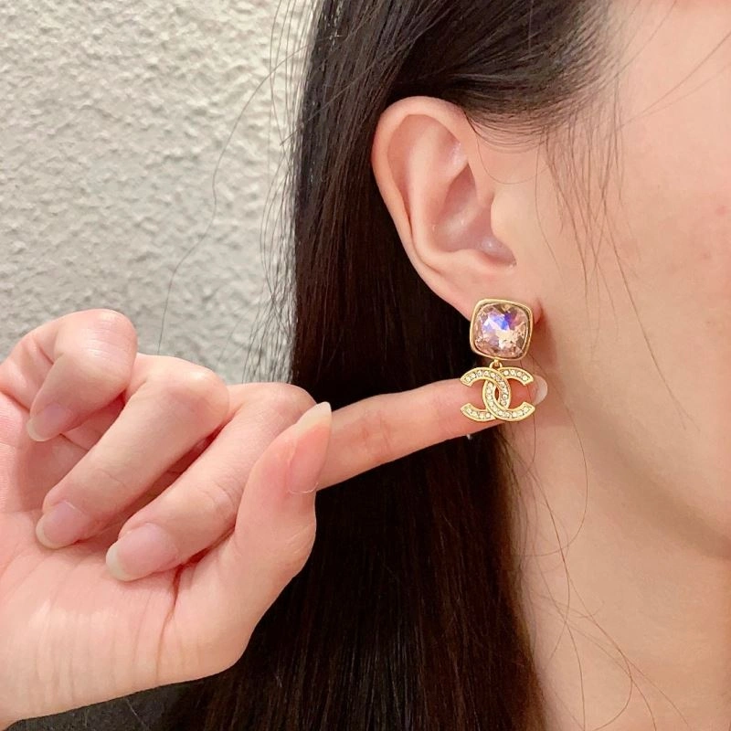 Supportive Chanel Earrings 229821
