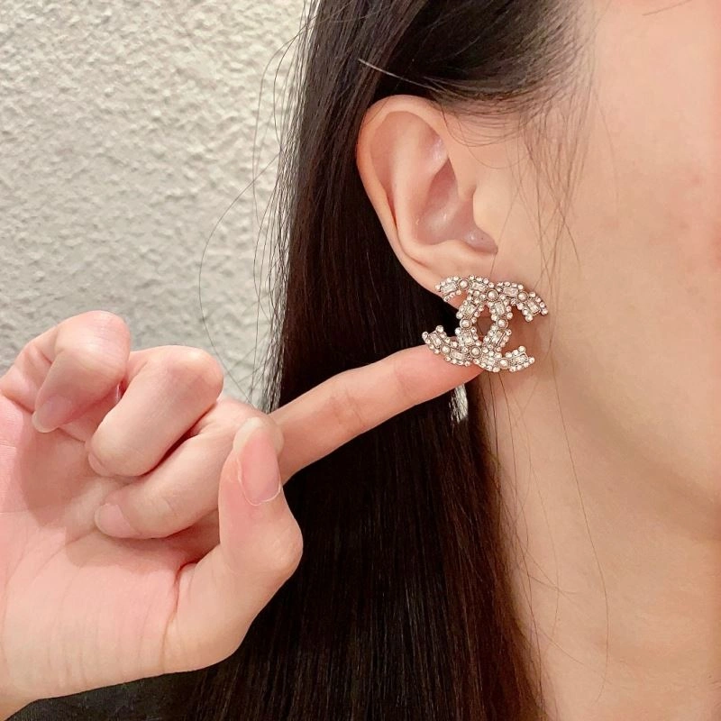 Reliable Chanel Earrings 229804