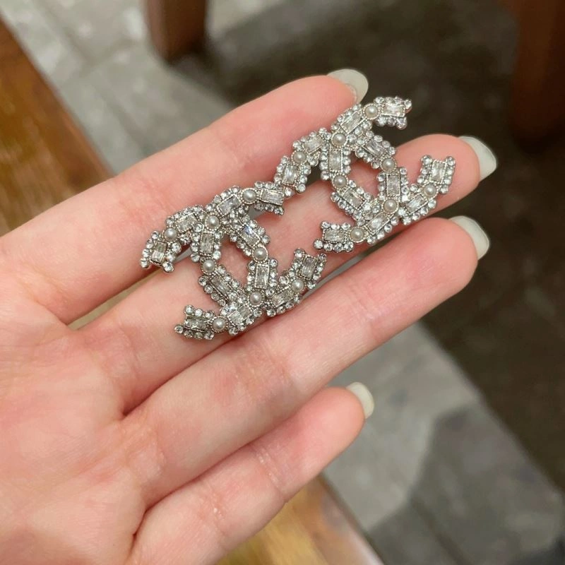 Reliable Chanel Earrings 229804