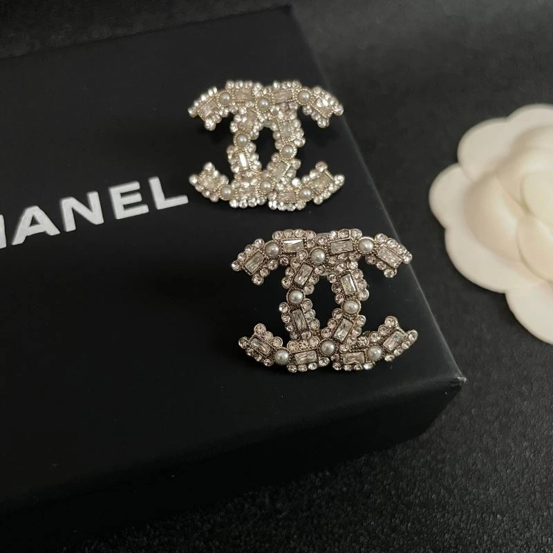 Reliable Chanel Earrings 229804