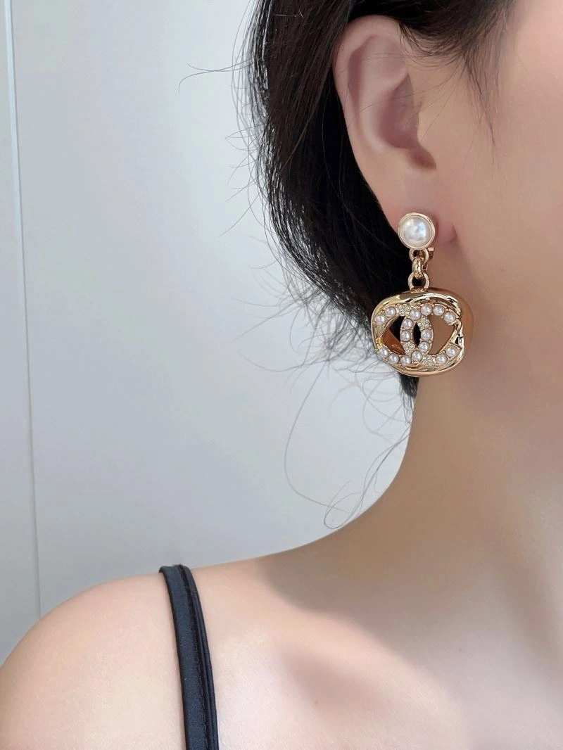 Chanel Earrings Trendsetting 229827