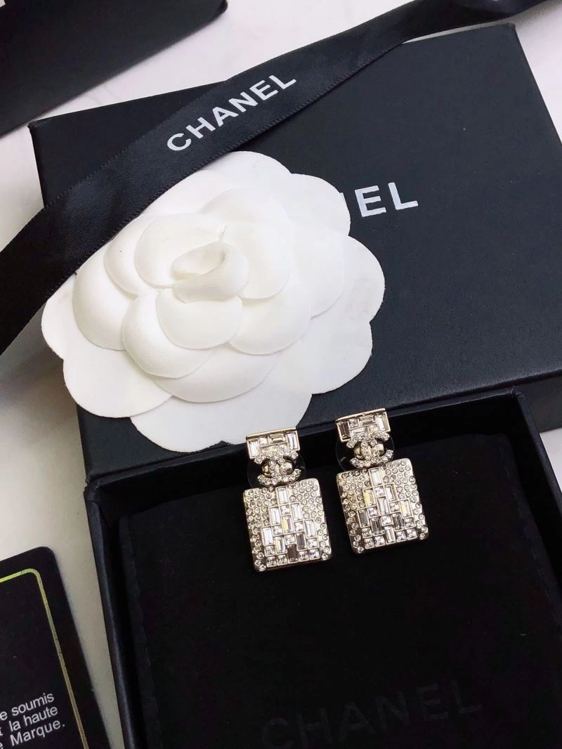 Stylish Chanel Earrings 229794