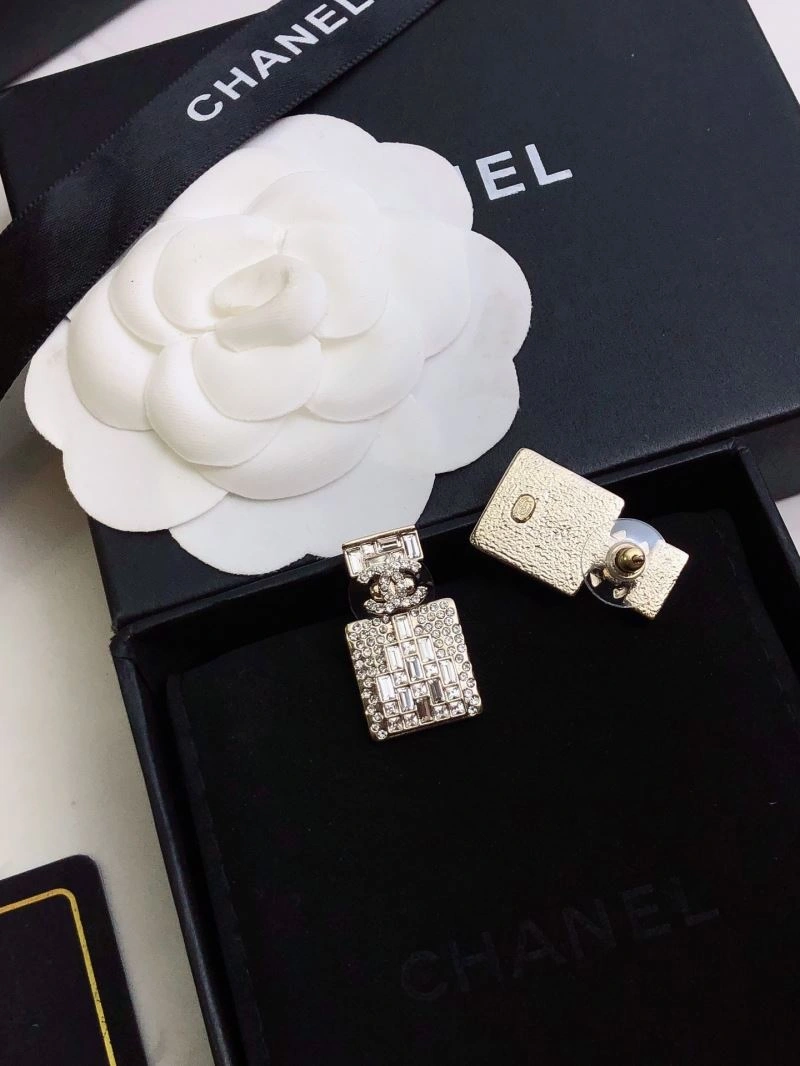 Stylish Chanel Earrings 229794