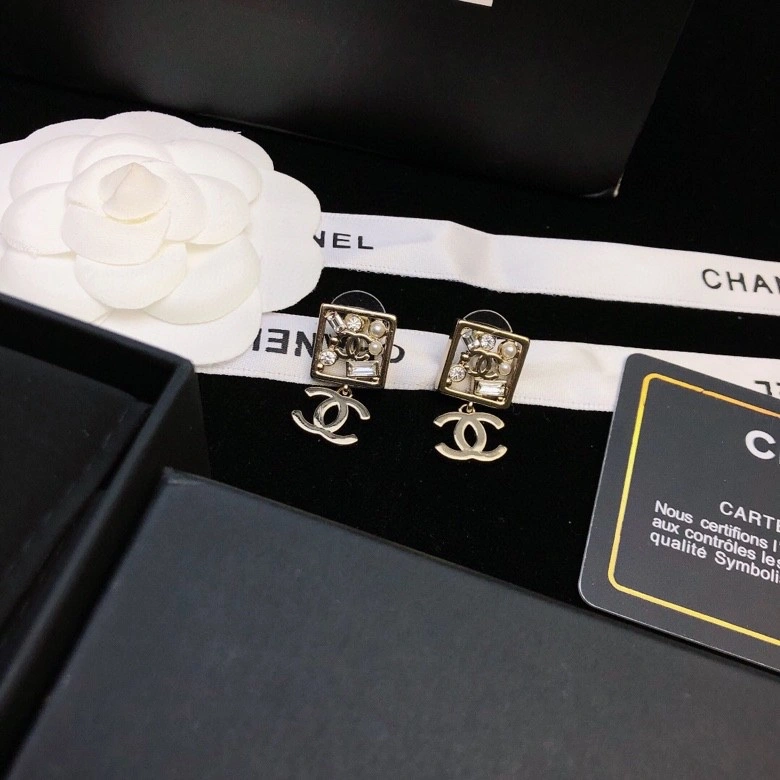 Chanel Earrings Snug 229764