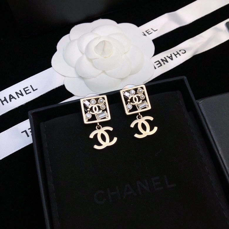 Chanel Earrings Snug 229764