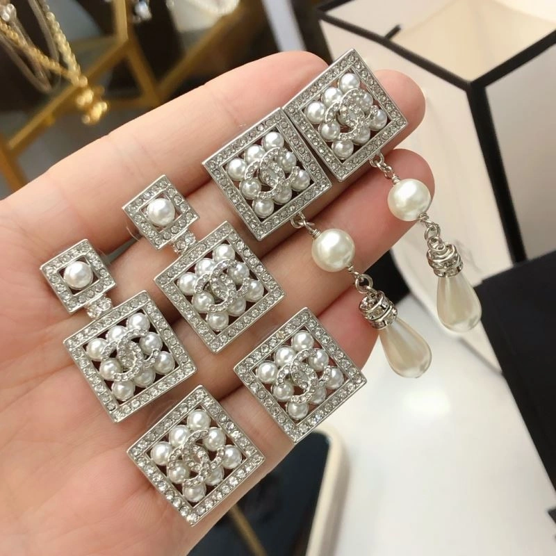 Chanel Earrings Modern 229816