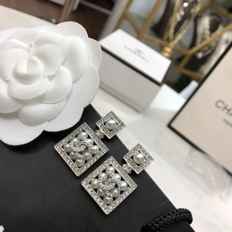 Chanel Earrings Modern 229816
