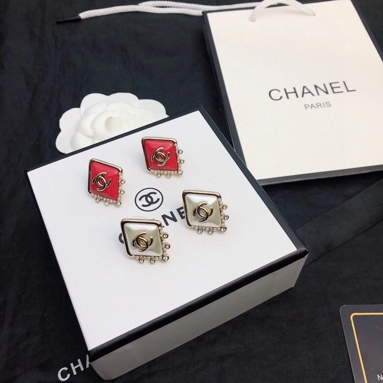 Trendy Chanel Earrings 229815