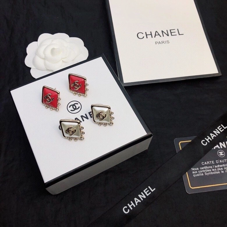 Trendy Chanel Earrings 229815