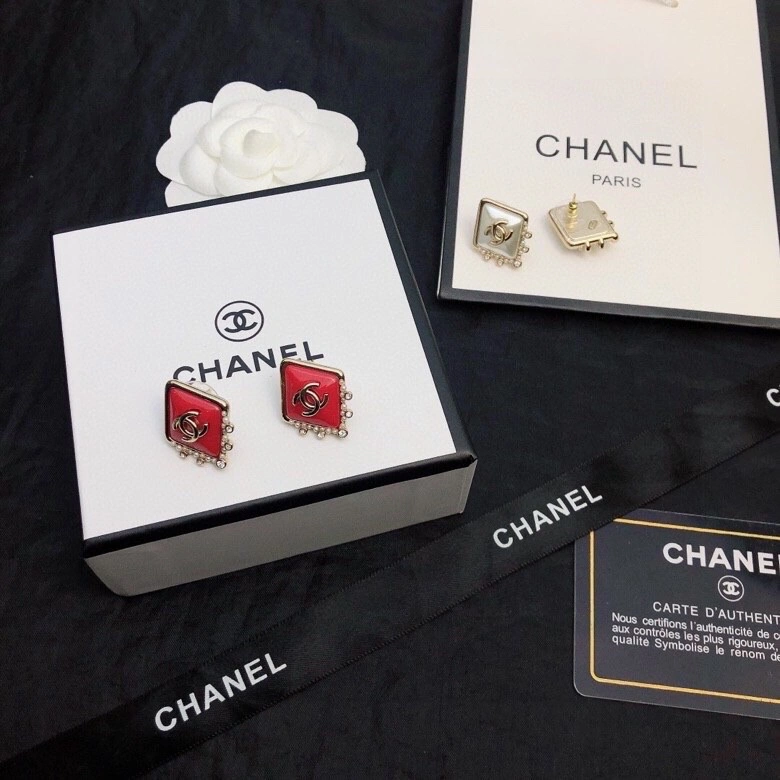 Trendy Chanel Earrings 229815