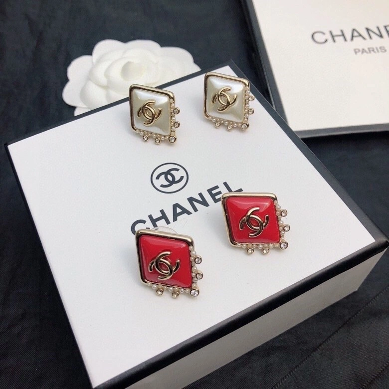 Trendy Chanel Earrings 229815
