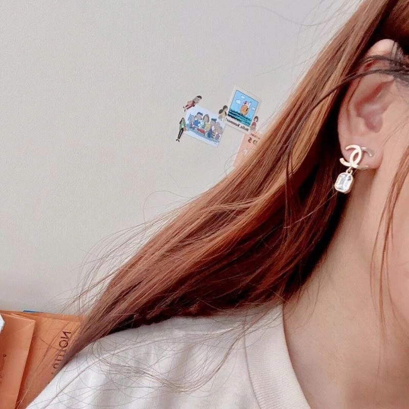 Supportive Chanel Earrings 229803
