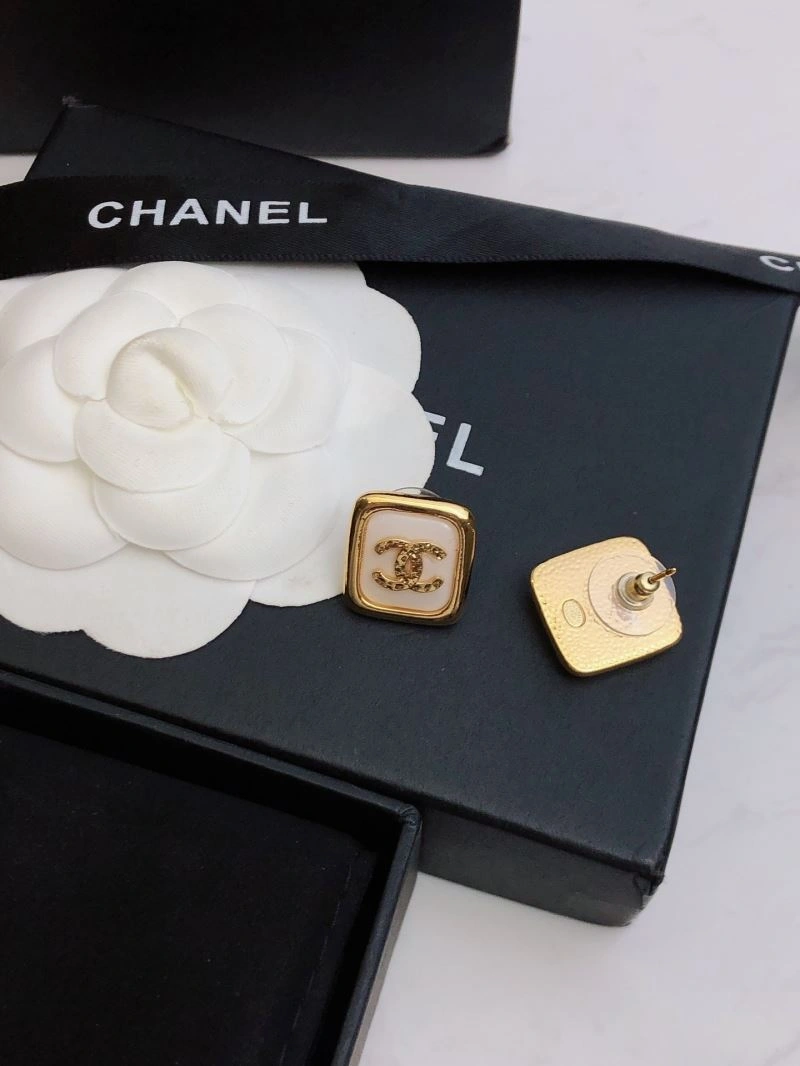 Snug Chanel Earrings 229742