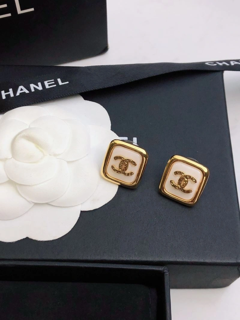 Snug Chanel Earrings 229742