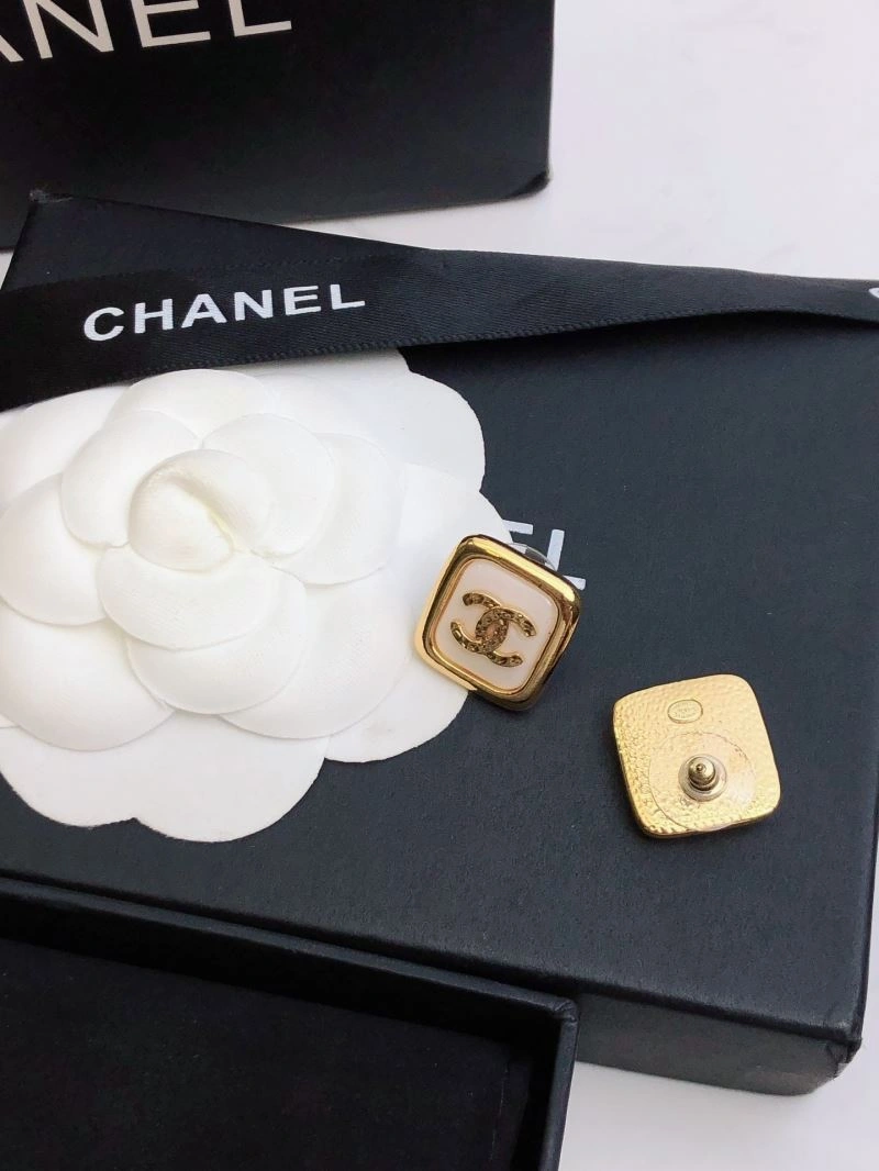 Snug Chanel Earrings 229742