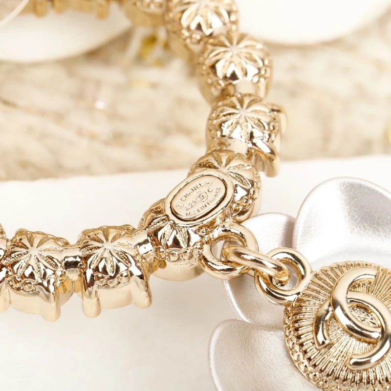 Chanel Earrings Packable 229741