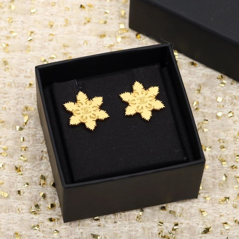 Chanel Earrings Snug 229942