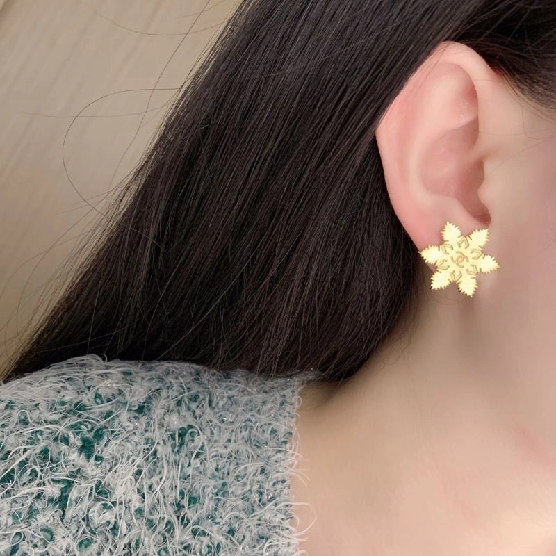 Chanel Earrings Snug 229942