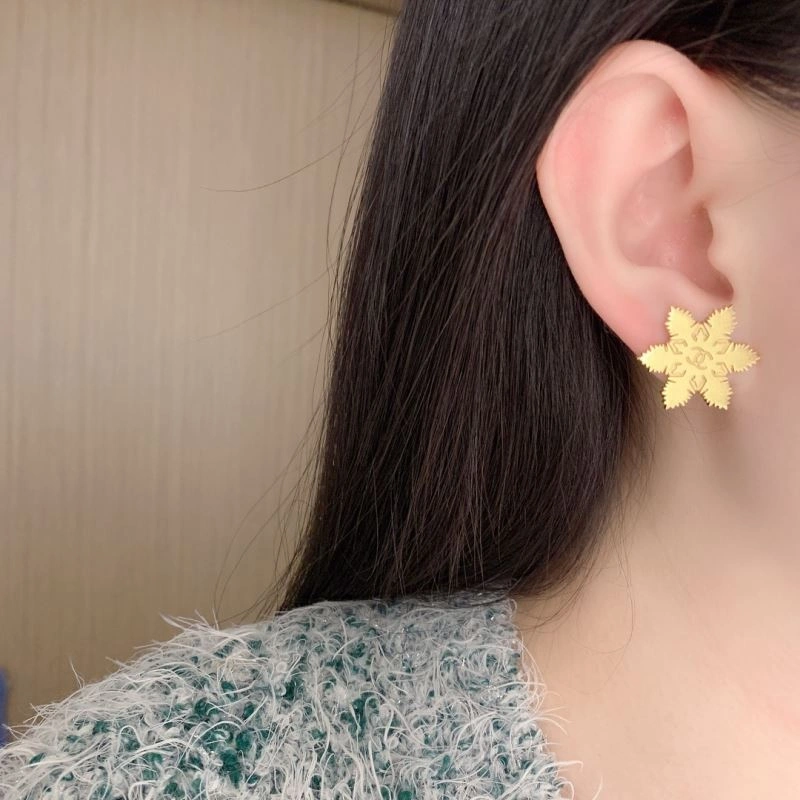Chanel Earrings Snug 229942