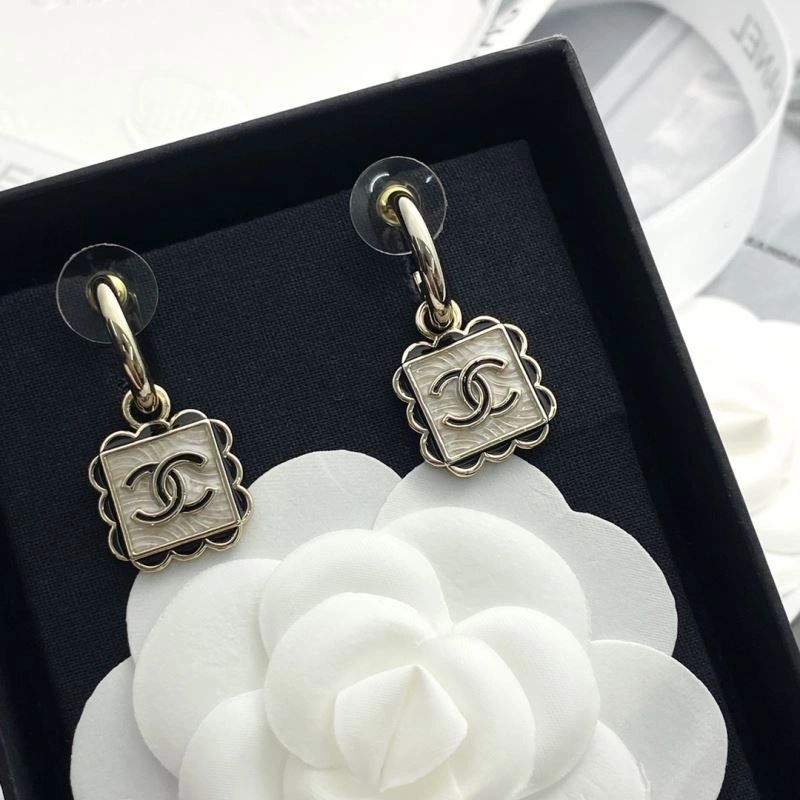 Practical Chanel Earrings 229730