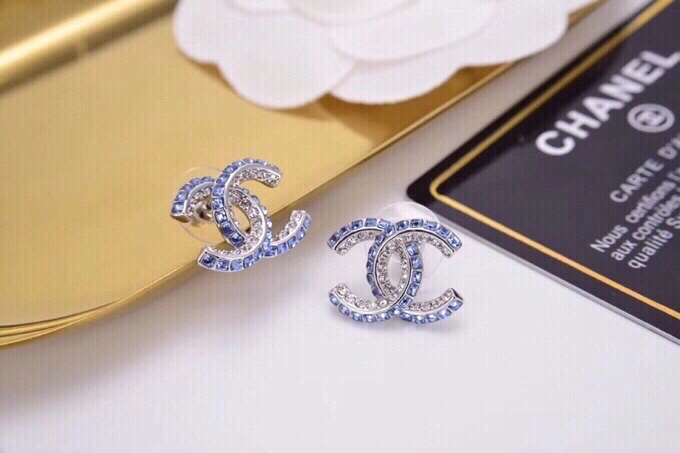 Chanel Earrings Versatile 229723