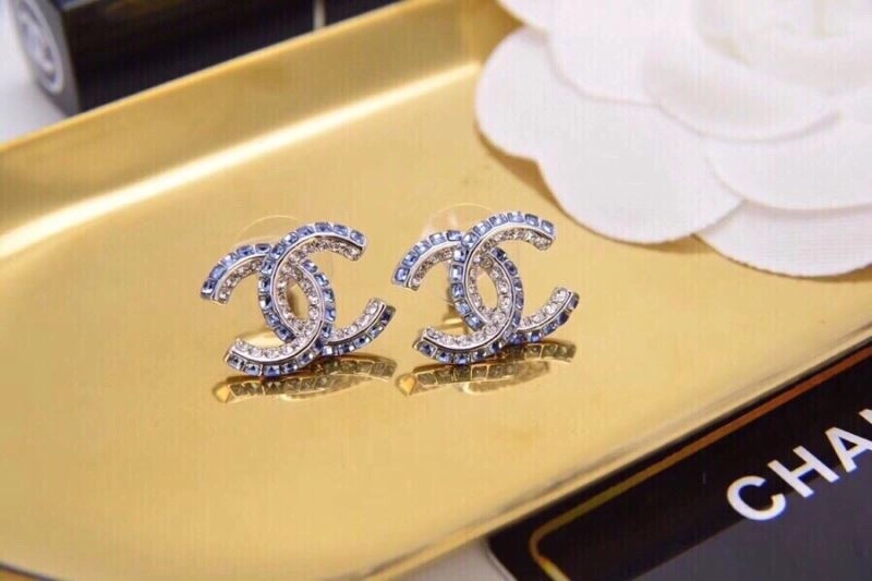 Chanel Earrings Versatile 229723