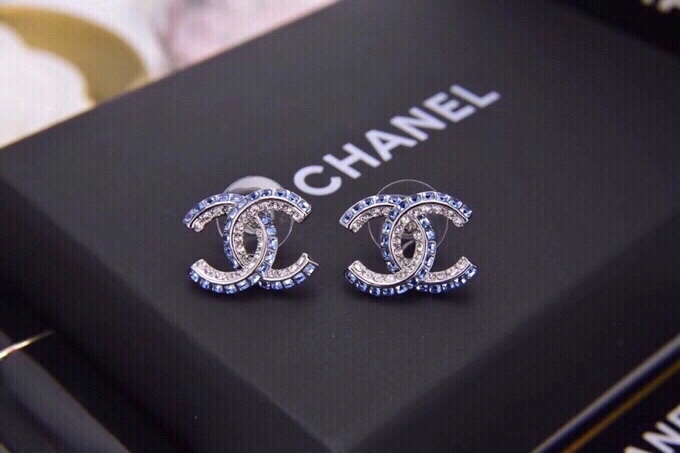 Chanel Earrings Versatile 229723