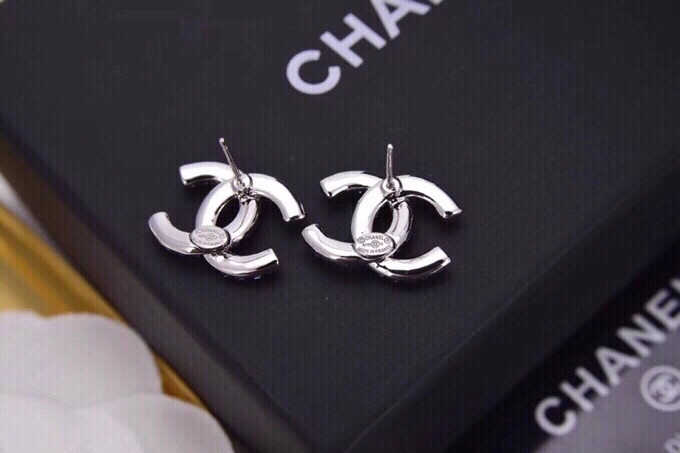Chanel Earrings Versatile 229723