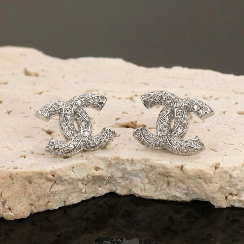Comfortable Chanel Earrings 229791