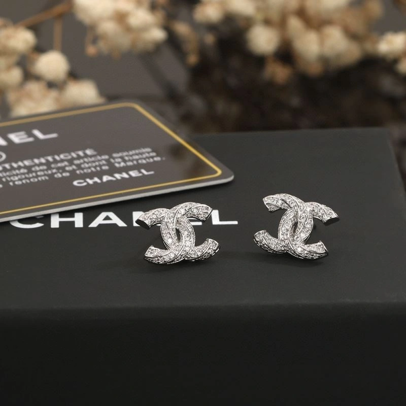 Comfortable Chanel Earrings 229791