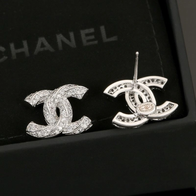 Comfortable Chanel Earrings 229791