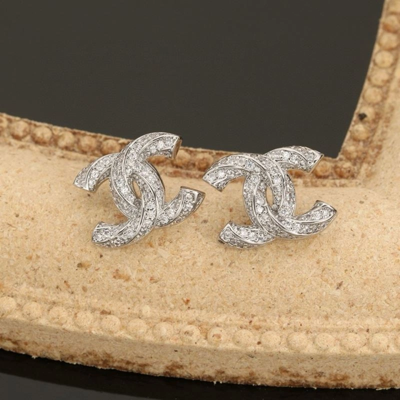 Comfortable Chanel Earrings 229791