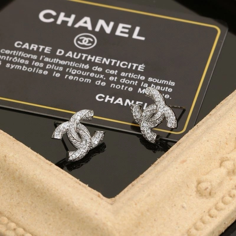 Comfortable Chanel Earrings 229791