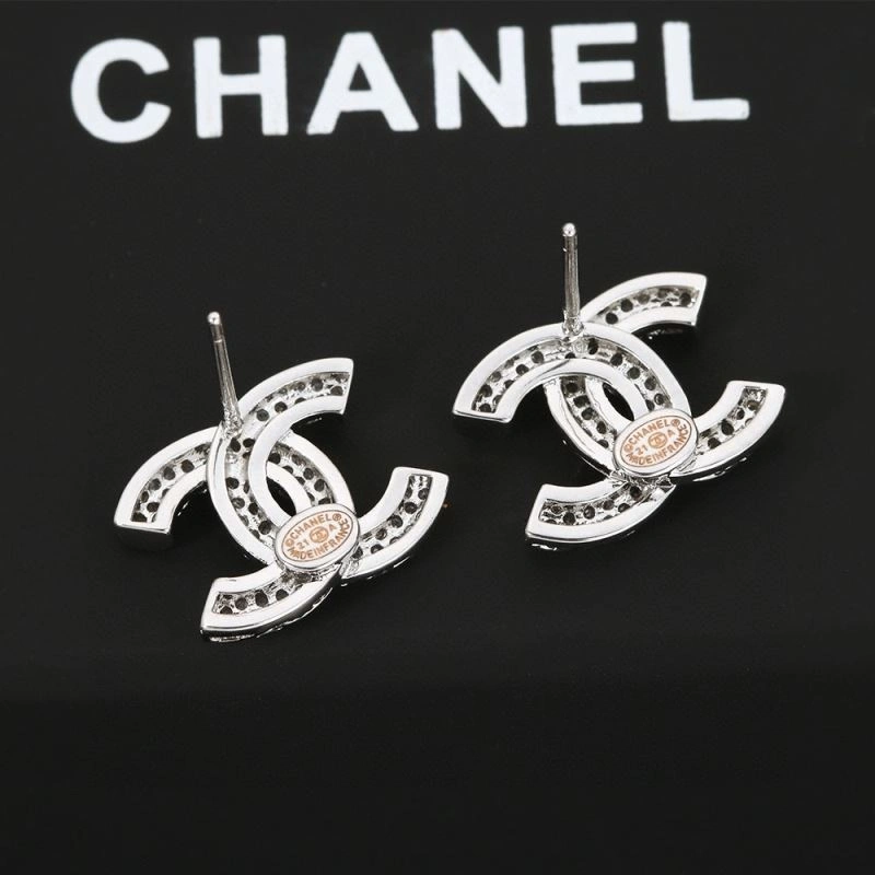 Comfortable Chanel Earrings 229791