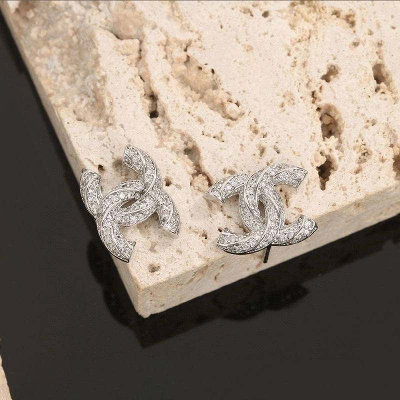 Comfortable Chanel Earrings 229791