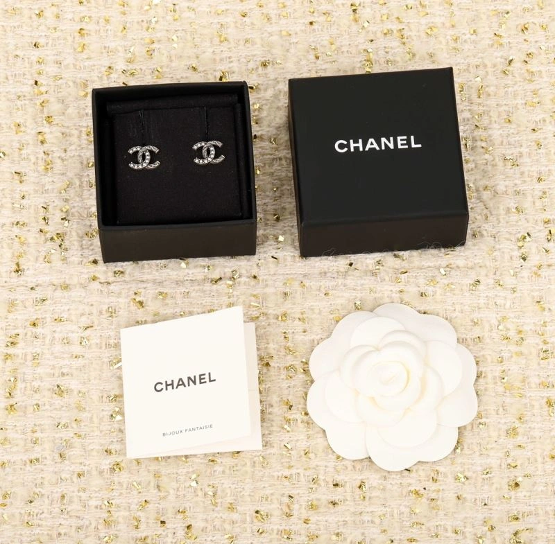 Unisex Chanel Earrings 229923