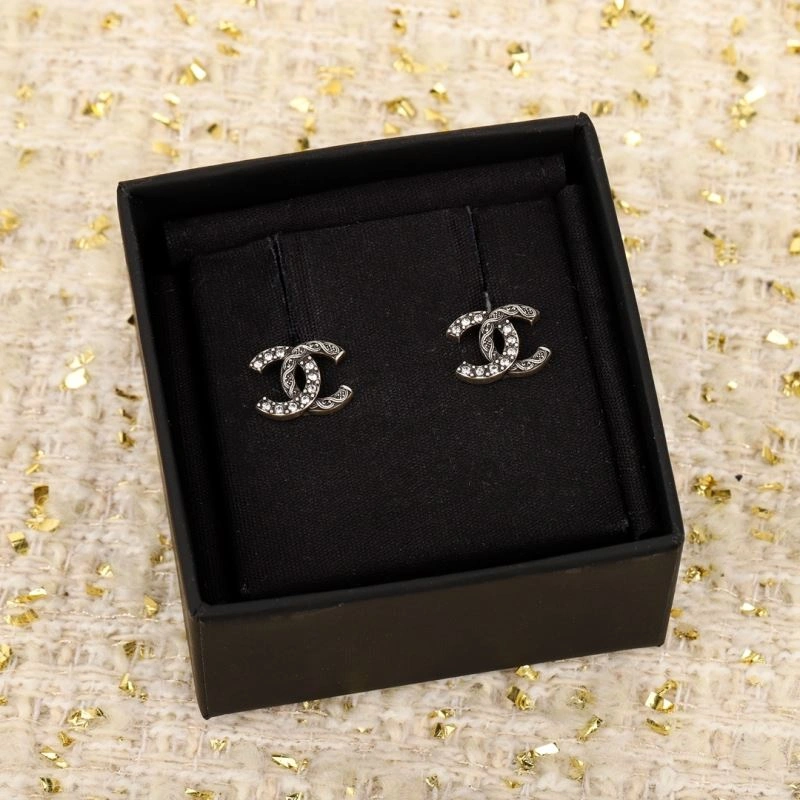 Unisex Chanel Earrings 229923