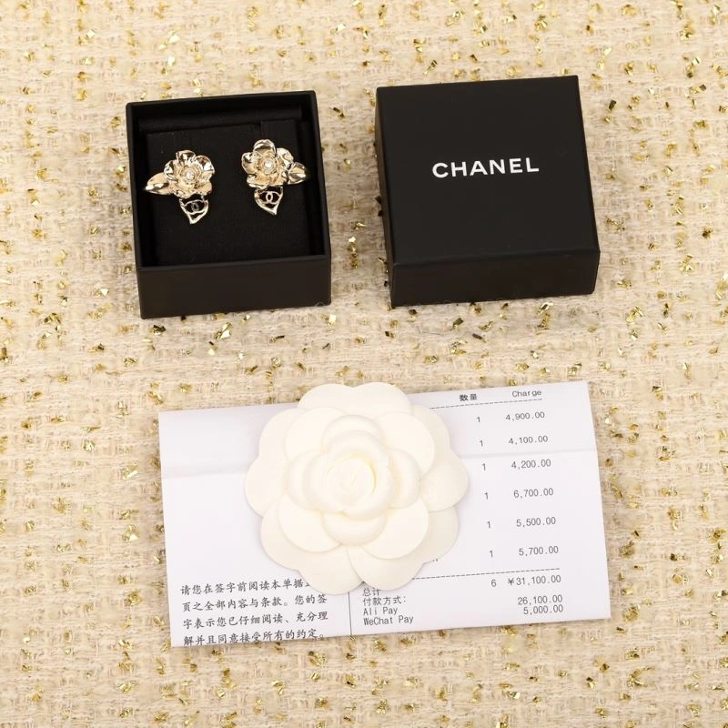 Lightweight Chanel Earrings 229725