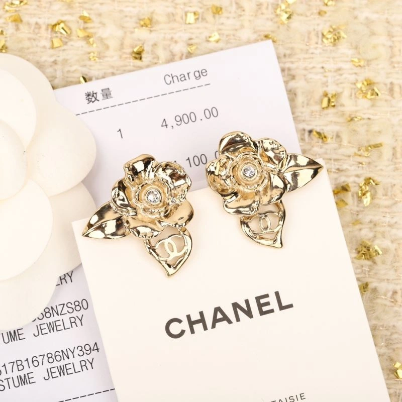 Lightweight Chanel Earrings 229725