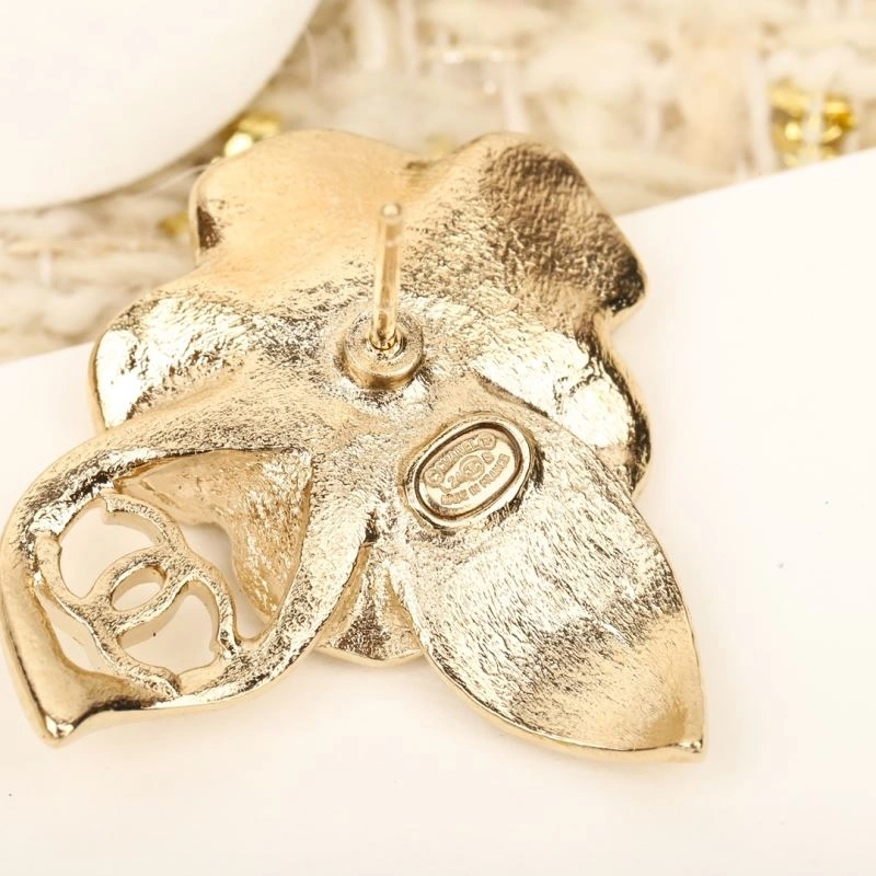 Lightweight Chanel Earrings 229725