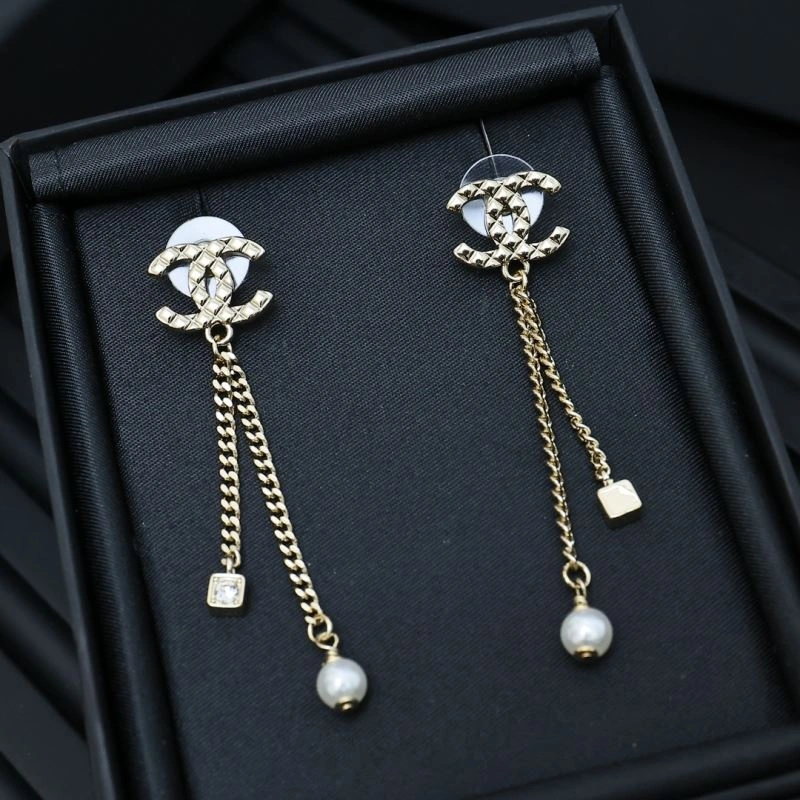 Refined Chanel Earrings 229732