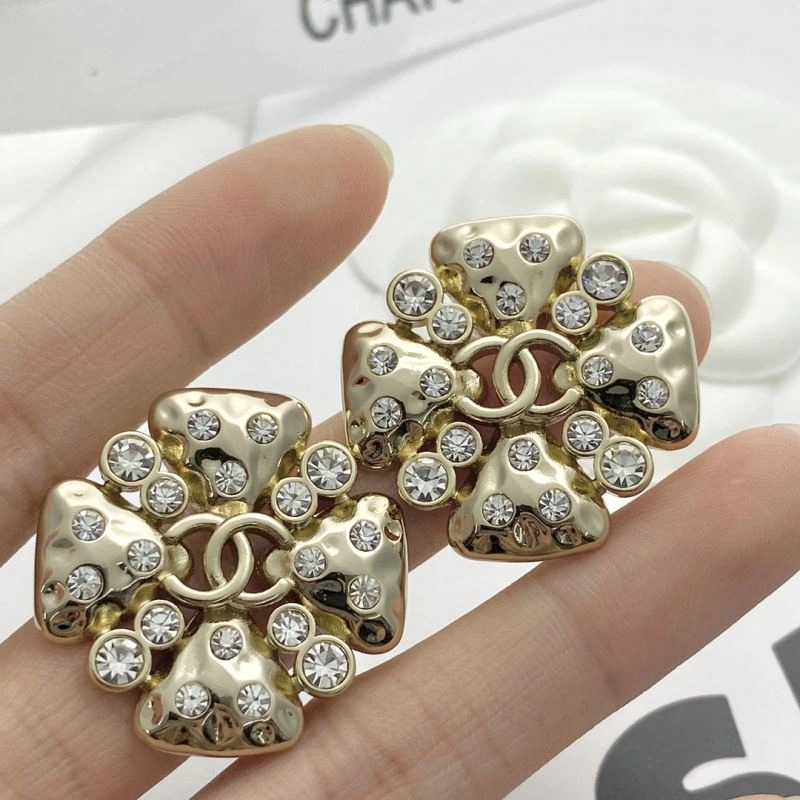 Chanel Earrings Comfortable 229705