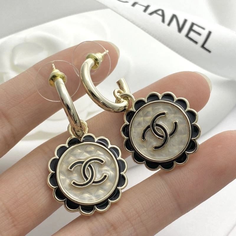 TravelReady Chanel Earrings 229717