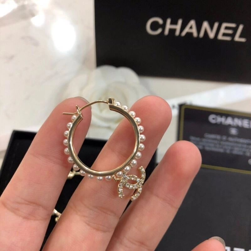 Minimalist Chanel Earrings 229695