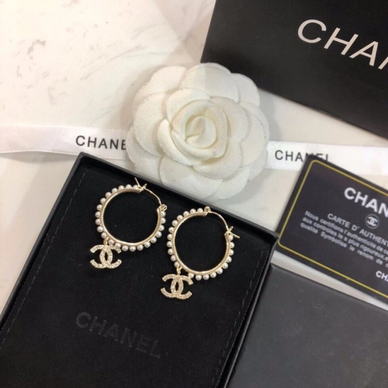 Minimalist Chanel Earrings 229695